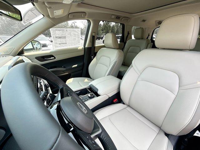 2025 Nissan Pathfinder Vehicle Photo in Flemington, NJ 08822