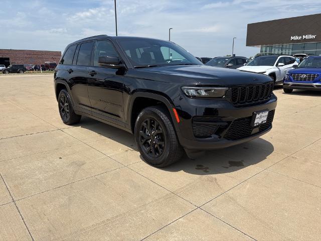 2024 Jeep Grand Cherokee Vehicle Photo in Peoria, IL 61615