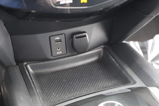 2015 Nissan Rogue Vehicle Photo in Green Bay, WI 54304