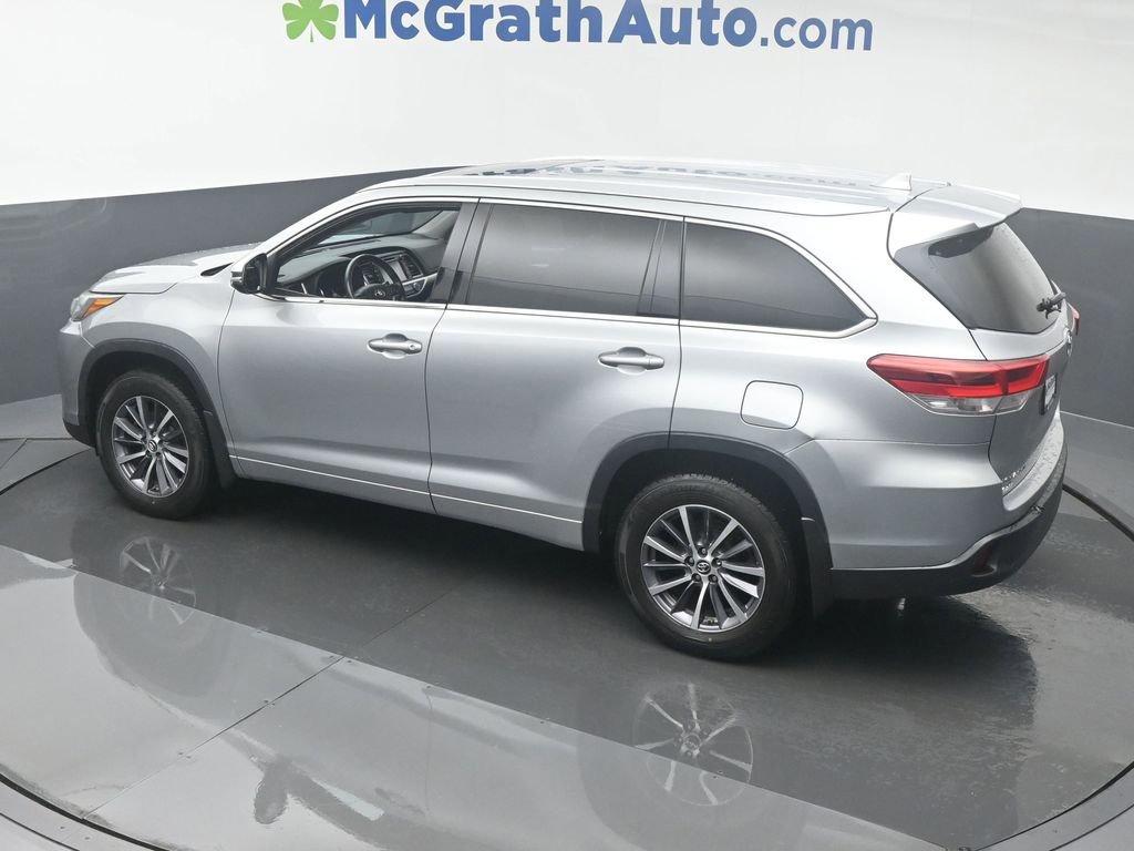 2018 Toyota Highlander Vehicle Photo in Cedar Rapids, IA 52402