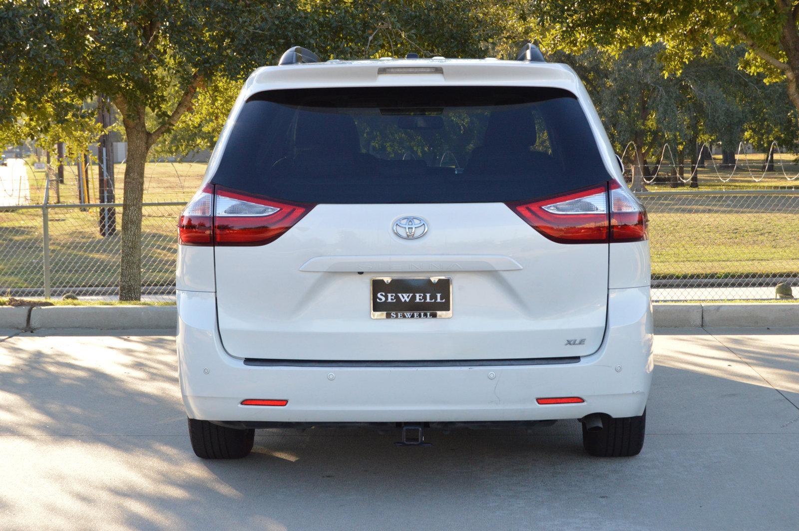 2017 Toyota Sienna Vehicle Photo in Houston, TX 77090