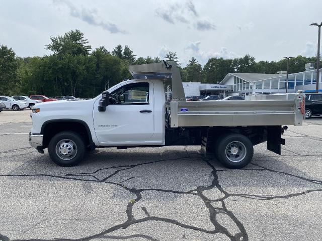 2024 Chevrolet Silverado 3500 HD Chassis Cab Vehicle Photo in LEOMINSTER, MA 01453-2952