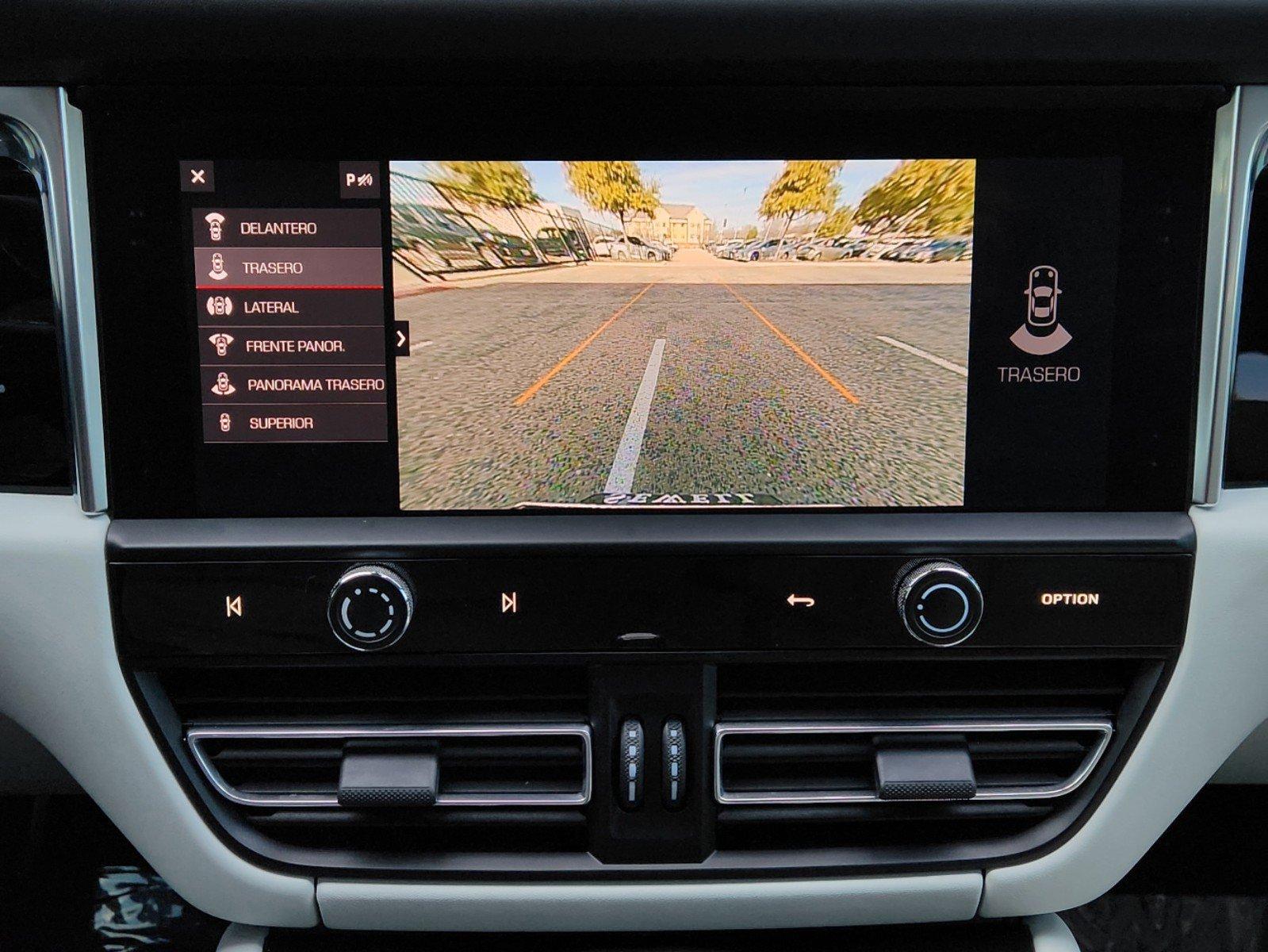 2022 Porsche Macan Vehicle Photo in FORT WORTH, TX 76132