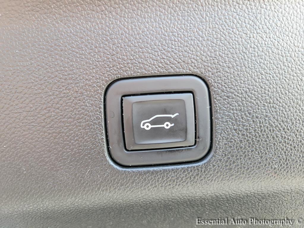 2023 Chevrolet Suburban Vehicle Photo in AURORA, IL 60503-9326