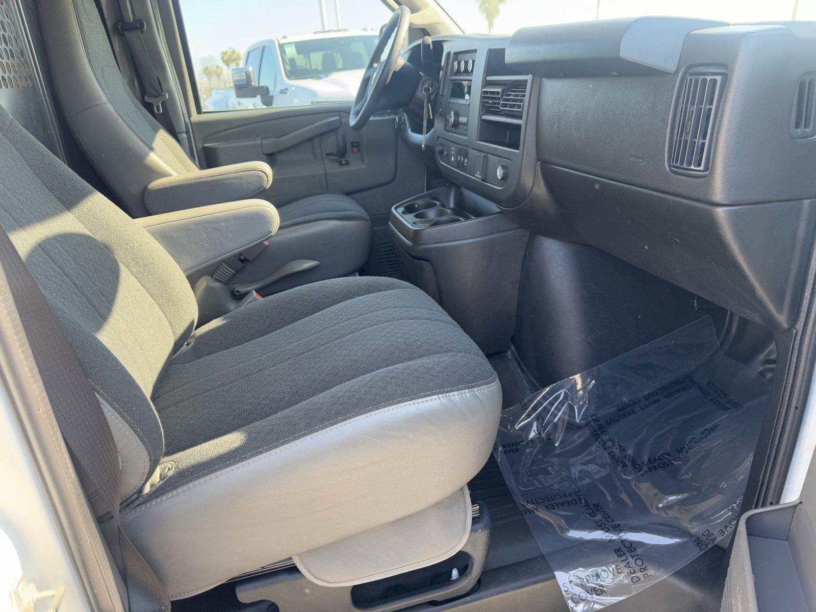 2023 Chevrolet Express Cargo 2500 Vehicle Photo in LOS ANGELES, CA 90007-3794