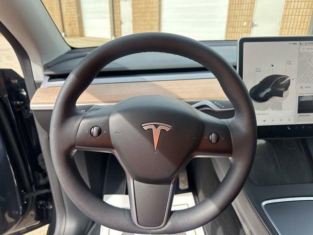 2024 Tesla Model Y Vehicle Photo in MEDINA, OH 44256-9631
