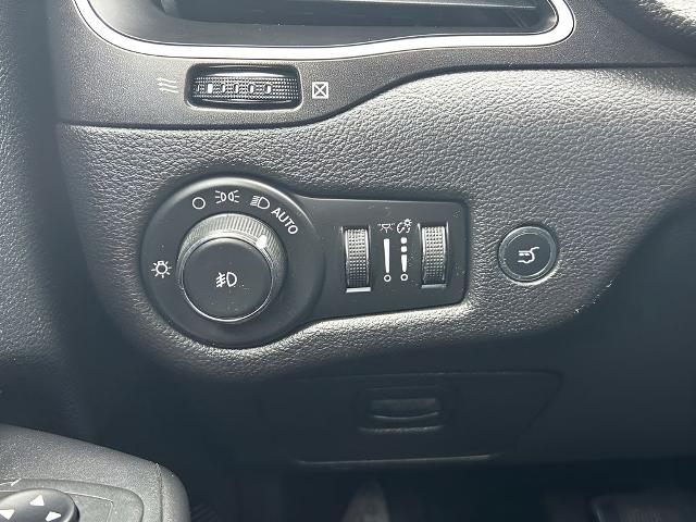2019 Jeep Cherokee Vehicle Photo in Cedar Rapids, IA 52402