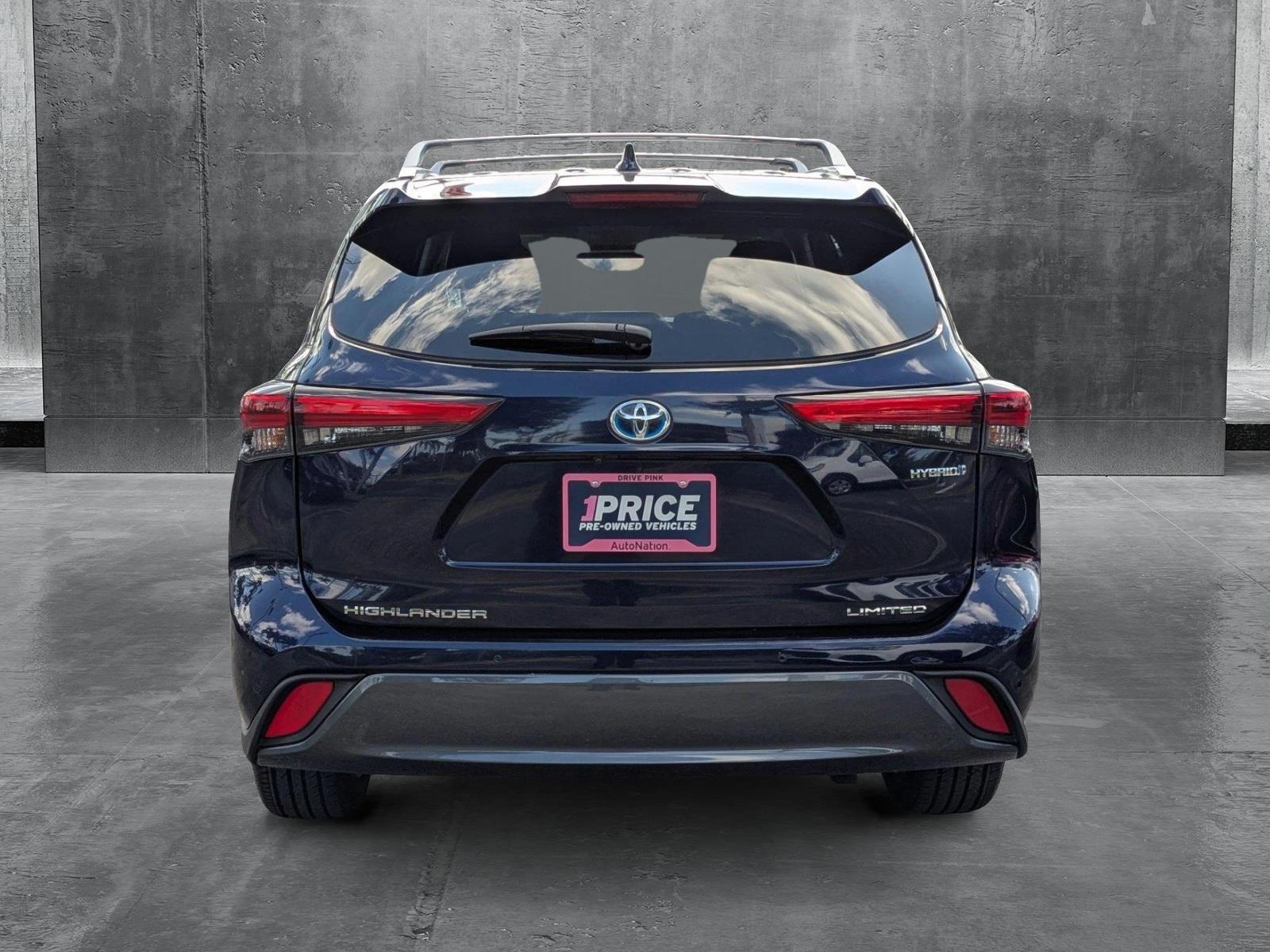2023 Toyota Highlander Vehicle Photo in Miami, FL 33015