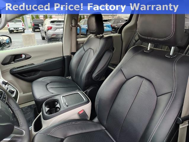 2024 Chrysler Pacifica Vehicle Photo in GREEN BAY, WI 54304-5303