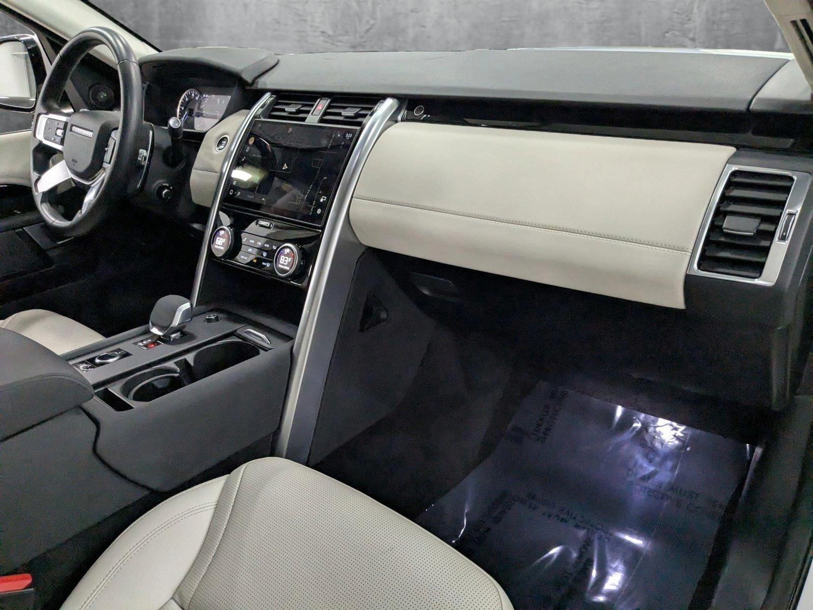 2023 Land Rover Discovery Vehicle Photo in Pompano Beach, FL 33064