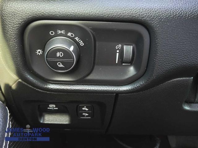2021 Ram 1500 Vehicle Photo in DENTON, TX 76210-9321
