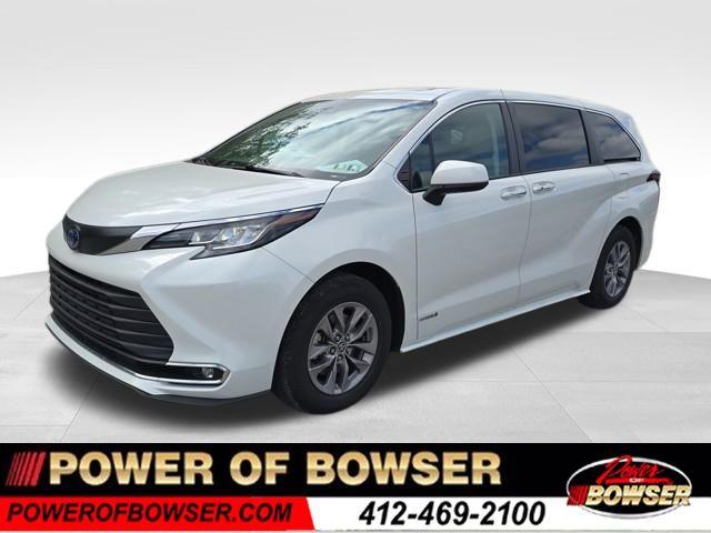 2021 Toyota Sienna Vehicle Photo in Pleasant Hills, PA 15236
