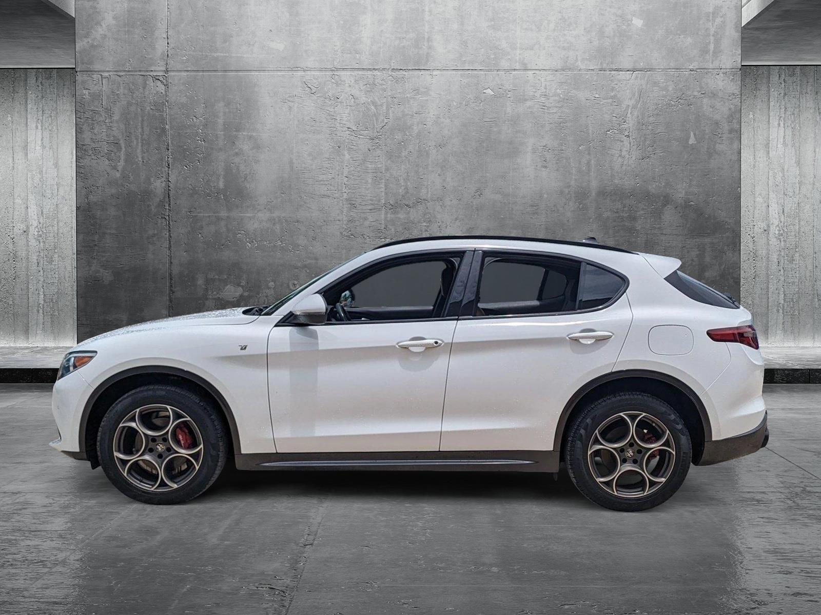 2022 Alfa Romeo Stelvio Vehicle Photo in Bradenton, FL 34207