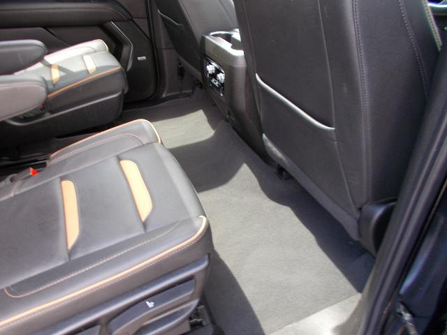 2024 GMC Yukon XL Vehicle Photo in LOWELL, MA 01852-4336