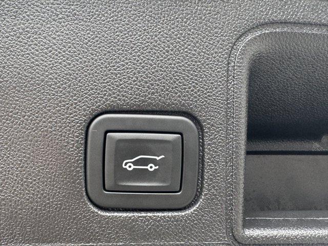 2024 GMC Terrain Vehicle Photo in LEOMINSTER, MA 01453-2952