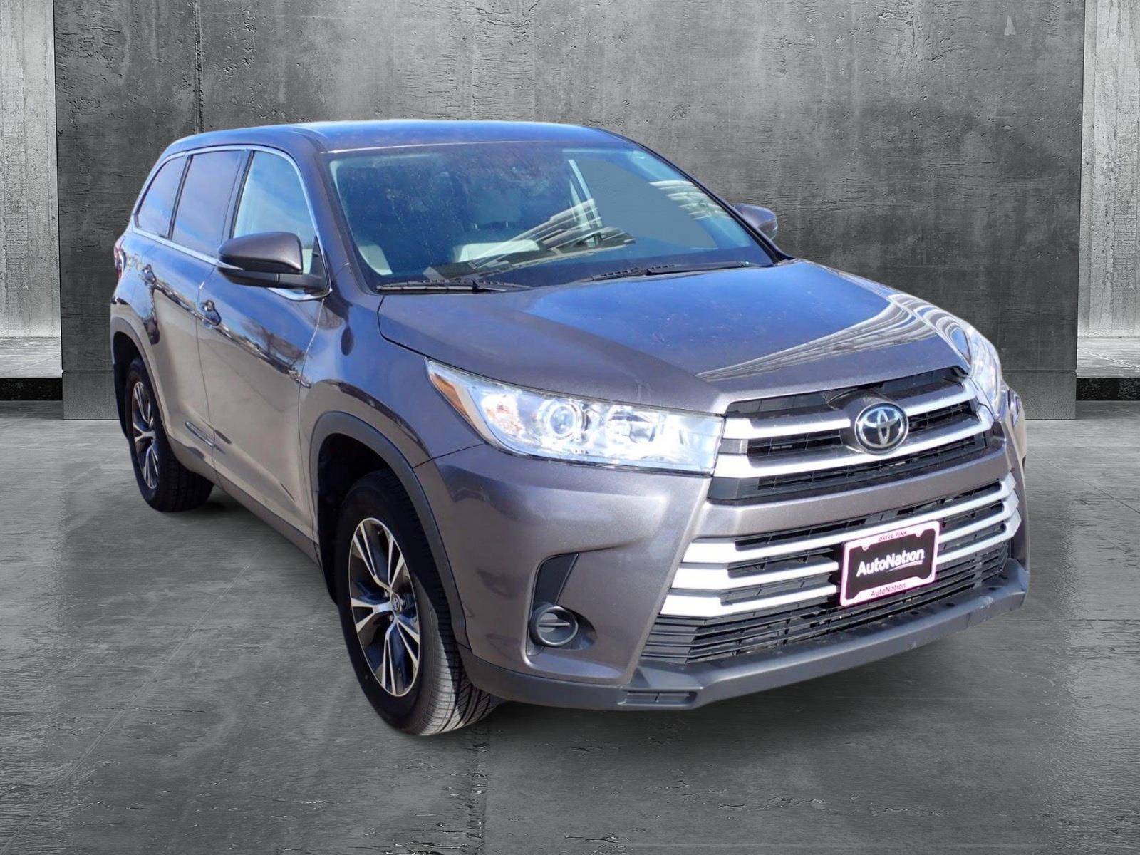 2019 Toyota Highlander Vehicle Photo in DENVER, CO 80221-3610