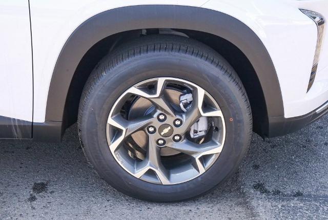 2025 Chevrolet Trax Vehicle Photo in VENTURA, CA 93003-8585