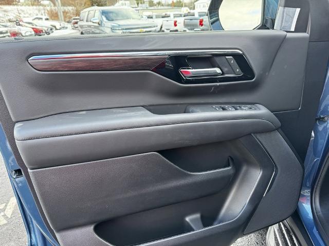 2025 Chevrolet Tahoe Vehicle Photo in GARDNER, MA 01440-3110