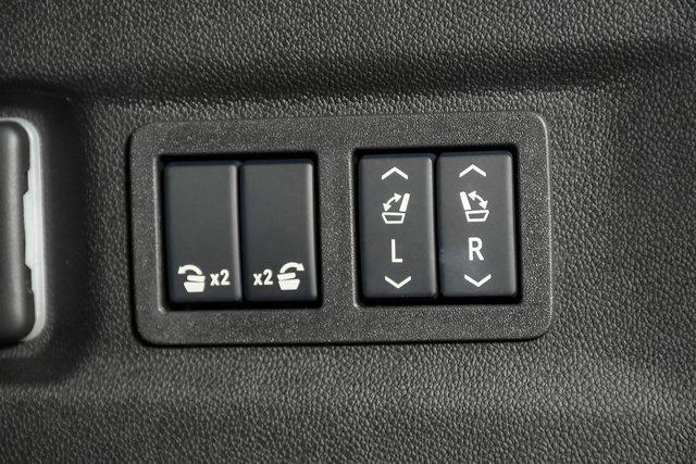 2025 GMC Yukon XL Vehicle Photo in PUYALLUP, WA 98371-4149