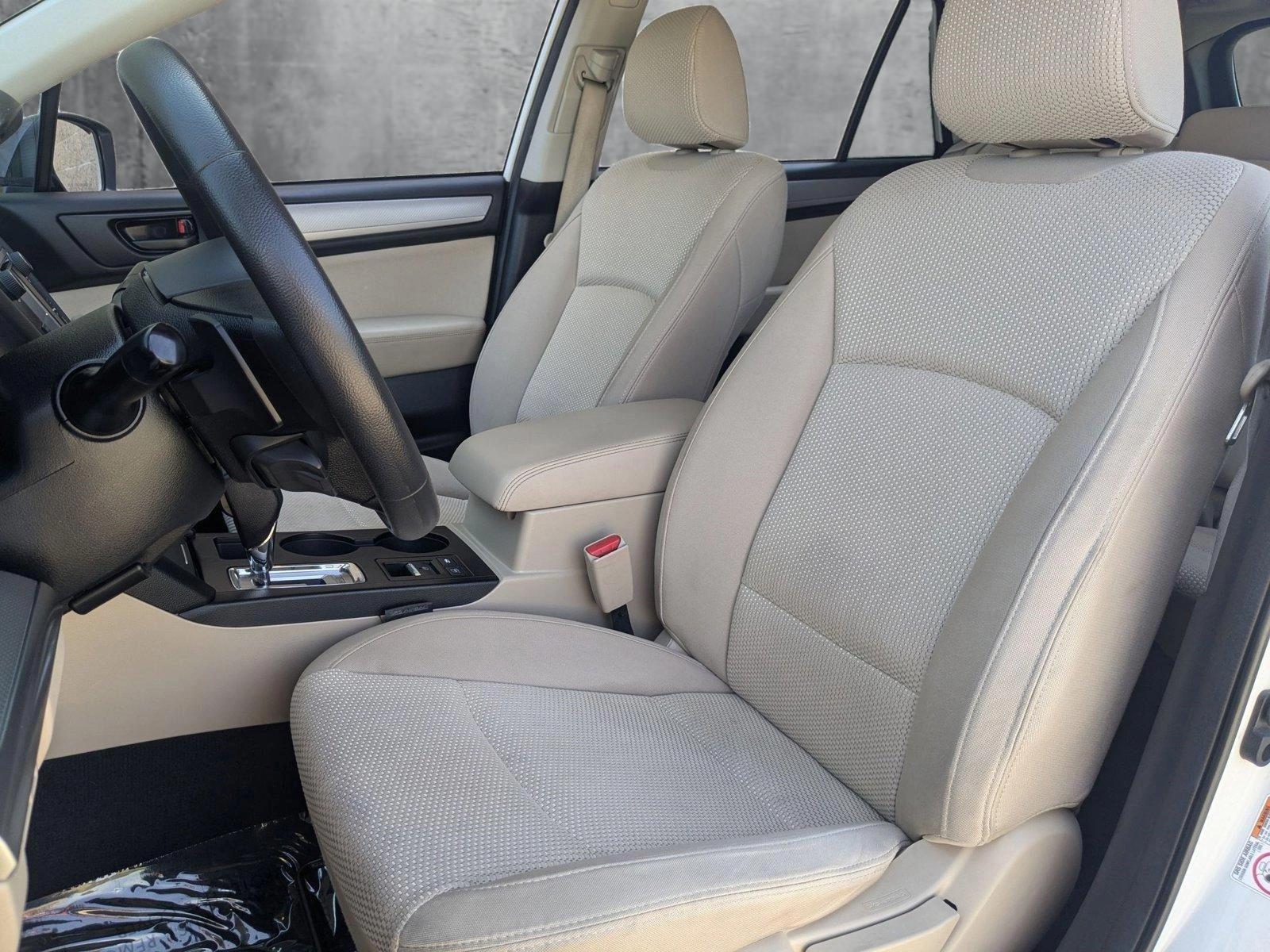 2017 Subaru Outback Vehicle Photo in Valencia, CA 91355