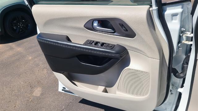 2023 Chrysler Pacifica Vehicle Photo in FLAGSTAFF, AZ 86001-6214