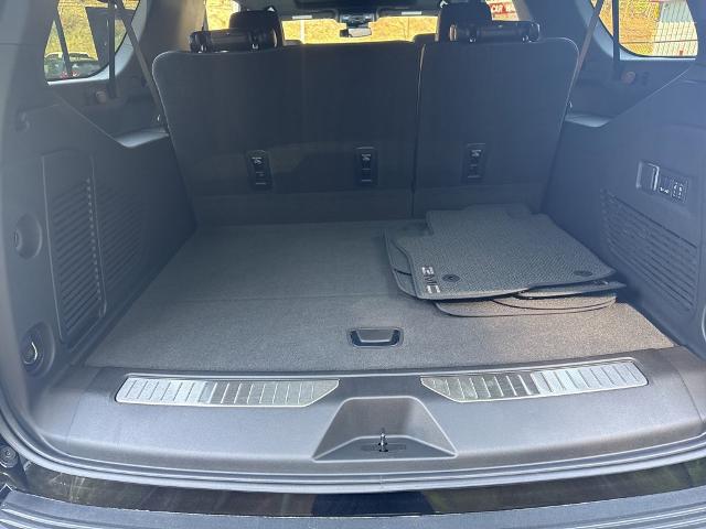 2025 GMC Yukon XL Vehicle Photo in MARION, NC 28752-6372