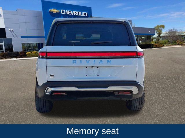 2023 Rivian R1S Vehicle Photo in DANBURY, CT 06810-5034