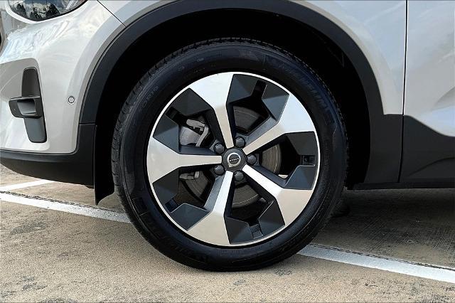 2025 Volvo XC40 Vehicle Photo in Houston, TX 77007