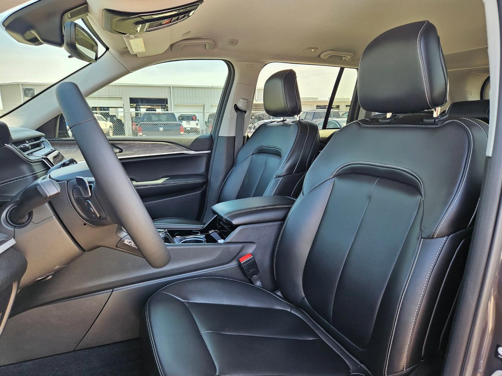 2023 Jeep Grand Cherokee Vehicle Photo in Seguin, TX 78155
