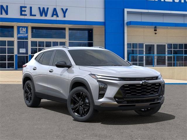 2025 Chevrolet Trax Vehicle Photo in ENGLEWOOD, CO 80113-6708