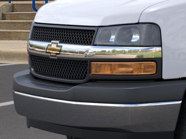 2025 Chevrolet Express Cutaway 3500 Vehicle Photo in GEORGETOWN, TX 78626-7508