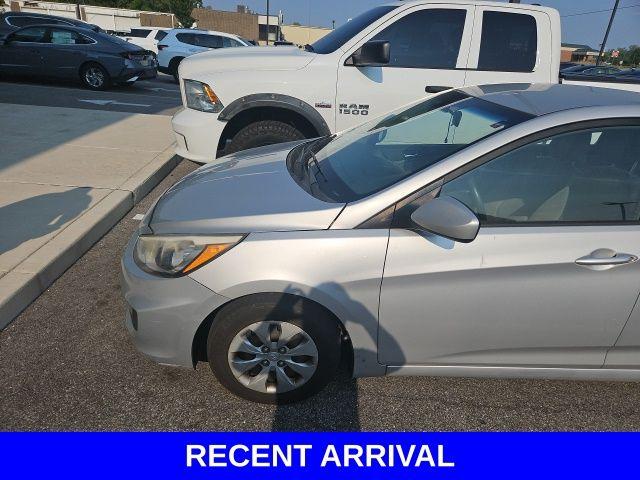 2016 Hyundai ACCENT Vehicle Photo in Merrillville, IN 46410