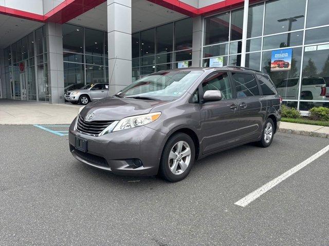 2013 Toyota Sienna Vehicle Photo in Flemington, NJ 08822