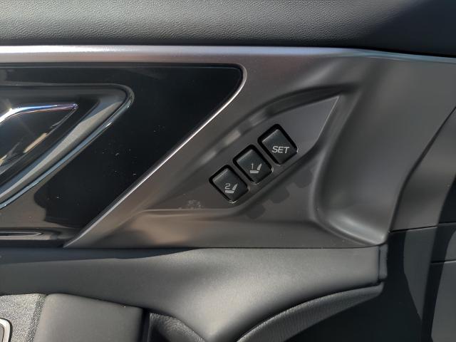 2025 Subaru Outback Vehicle Photo in Green Bay, WI 54304