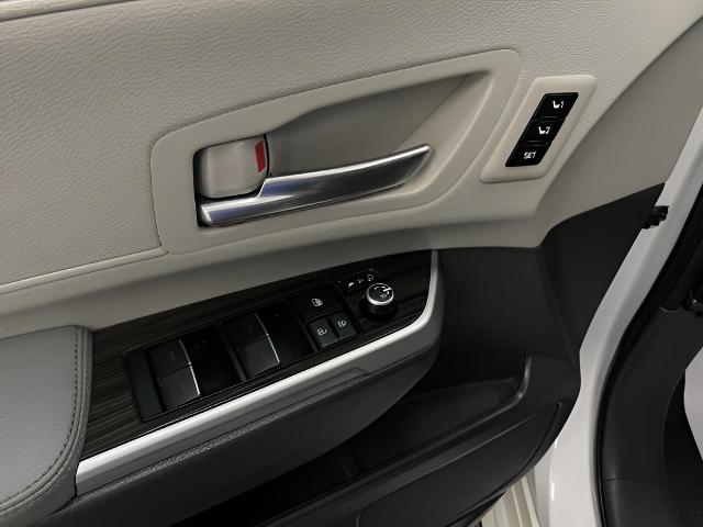 2021 Toyota Sienna Vehicle Photo in Appleton, WI 54913