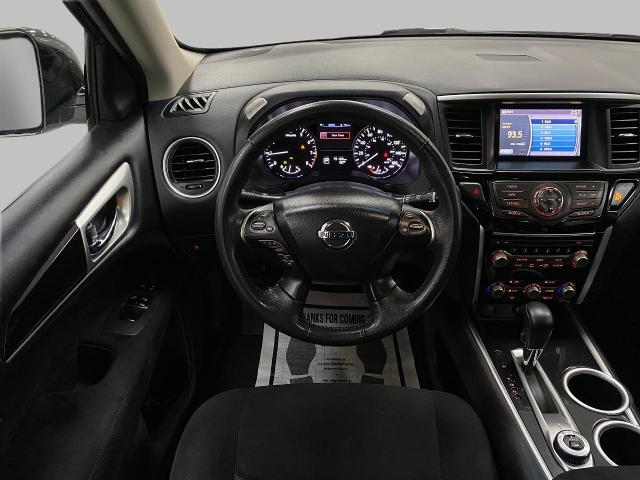 2015 Nissan Pathfinder Vehicle Photo in Appleton, WI 54913
