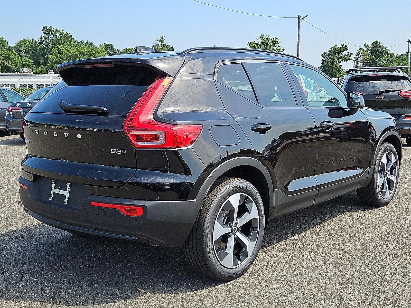 2026 Volvo XC40 Vehicle Photo in Trevose, PA 19053