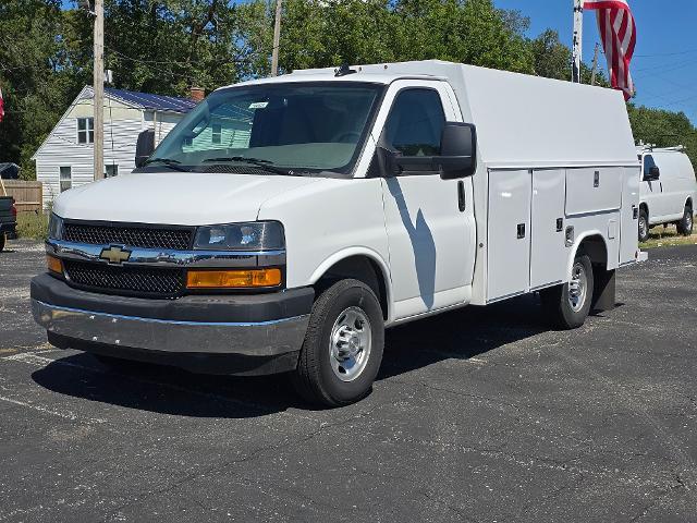 2025 Chevrolet Express Commercial Cutaway Vehicle Photo in INDEPENDENCE, MO 64055-1314