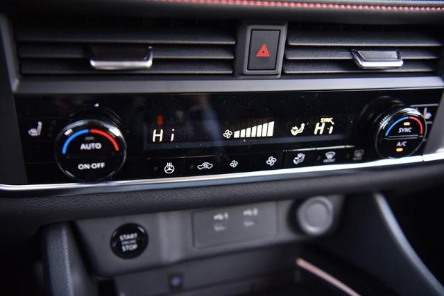 2025 Nissan Rogue Vehicle Photo in Ballwin, MO 63011