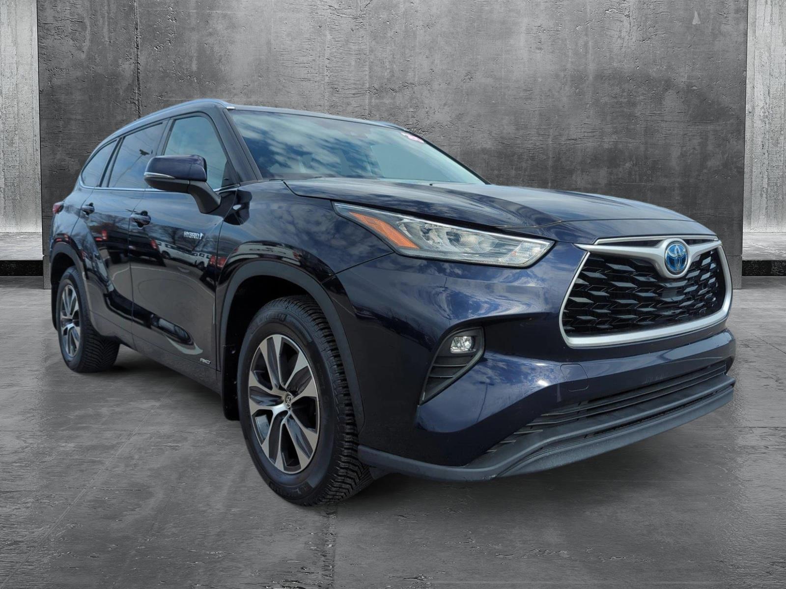 2020 Toyota Highlander Vehicle Photo in Memphis, TN 38133