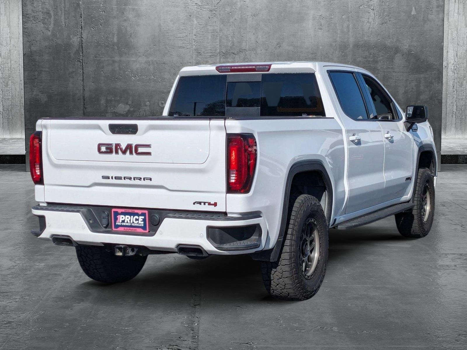 2022 GMC Sierra 1500 Limited Vehicle Photo in VALENCIA, CA 91355-1705