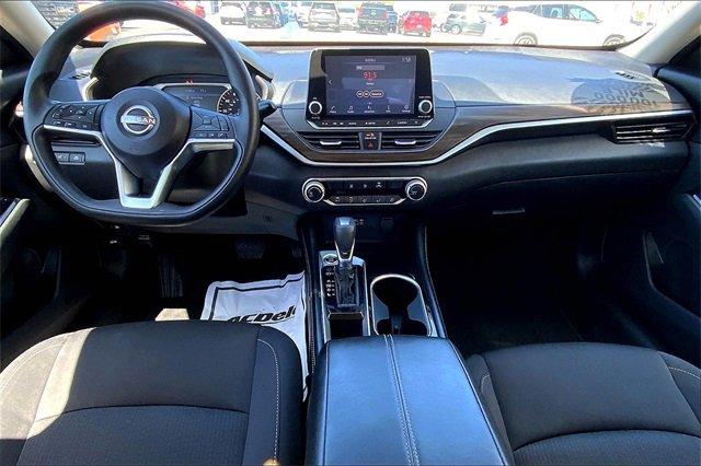 2023 Nissan Altima Vehicle Photo in TOPEKA, KS 66609-0000