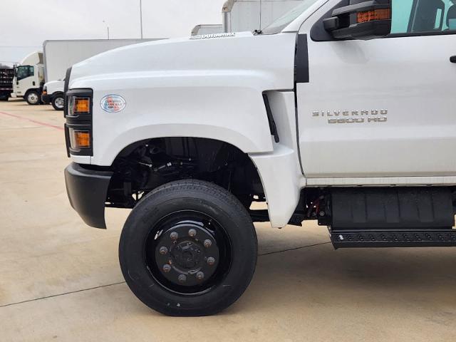2024 Chevrolet Silverado Chassis Cab Vehicle Photo in LEWISVILLE, TX 75067
