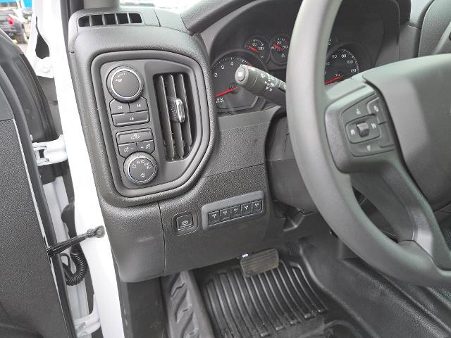 2025 Chevrolet Silverado 3500 HD Chassis Cab Vehicle Photo in INDEPENDENCE, MO 64055-1314