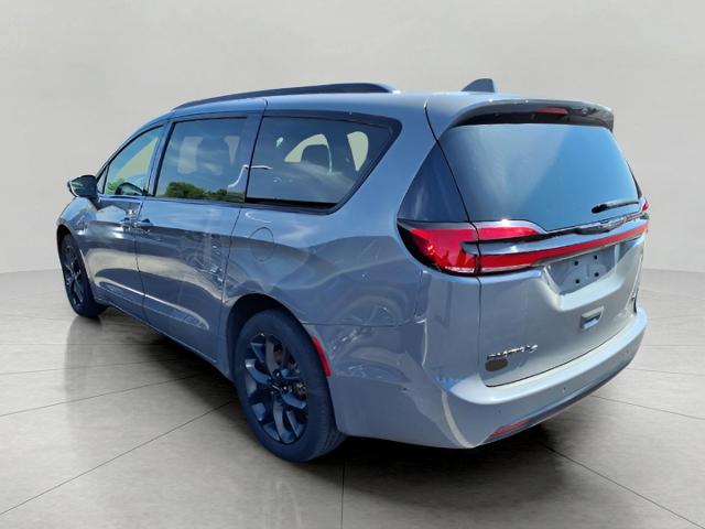 2022 Chrysler Pacifica Vehicle Photo in Oshkosh, WI 54904