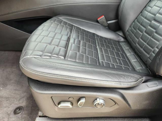 2024 Cadillac Escalade Vehicle Photo in DENTON, TX 76210-9321