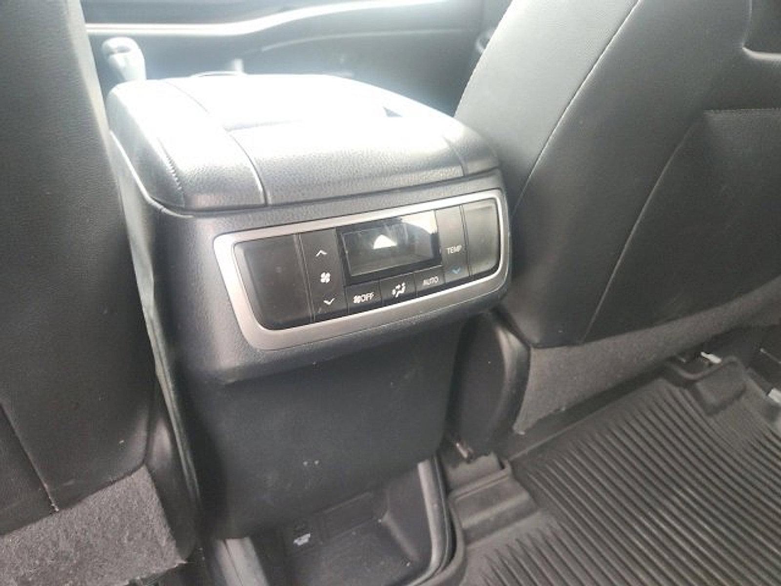 2019 Toyota Highlander Vehicle Photo in Harrisburg, PA 17111