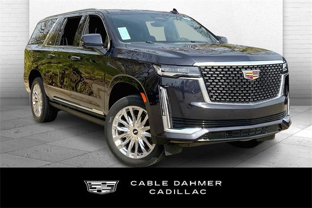 2024 Cadillac Escalade ESV Vehicle Photo in KANSAS CITY, MO 64114-4545