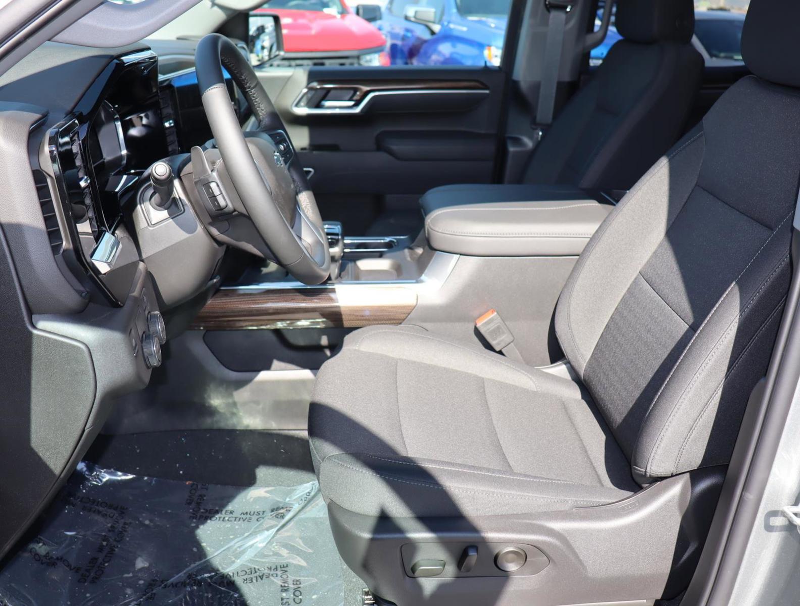 2025 Chevrolet Silverado 1500 Vehicle Photo in LOS ANGELES, CA 90007-3794