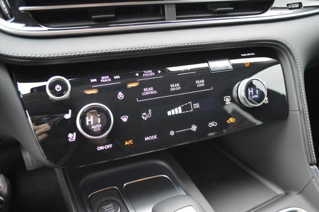 2025 INFINITI QX60 Vehicle Photo in Houston, TX 77090